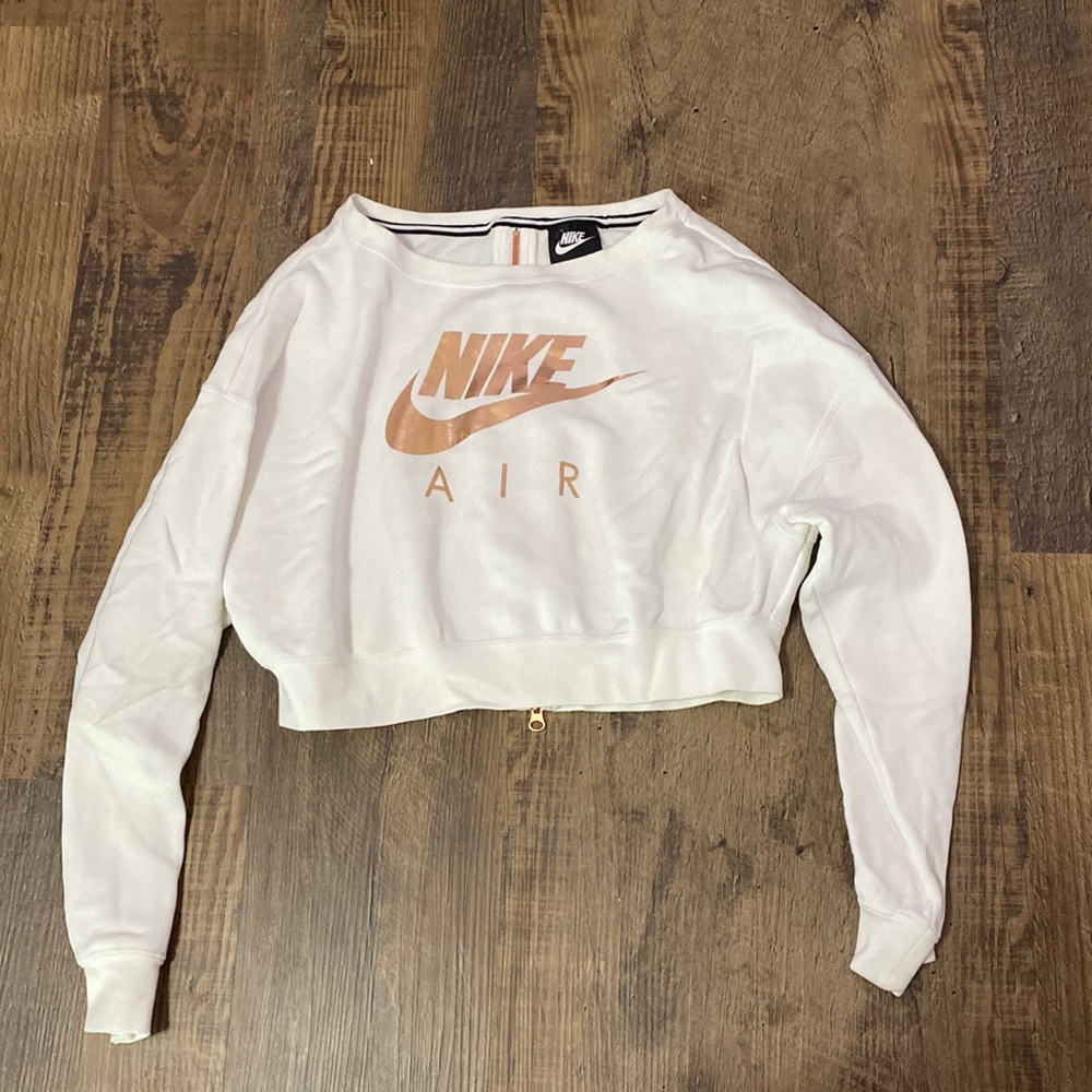 Cropped Nike hoodie
